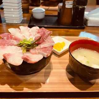 四色丼（四種のせ）