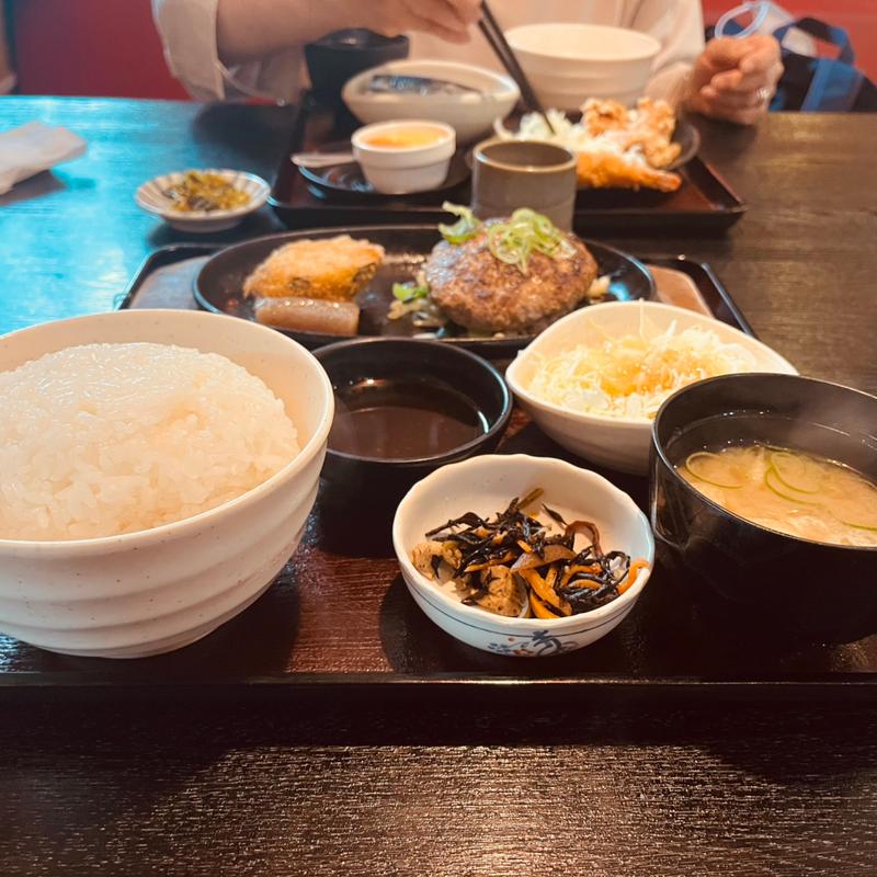 俺のハンバーグ(ぽん酢)(キッチン よつやま )