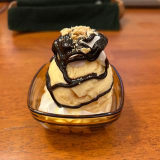 バニラアイスwithチョコソース