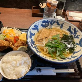 きつねうどんハーフご飯セット