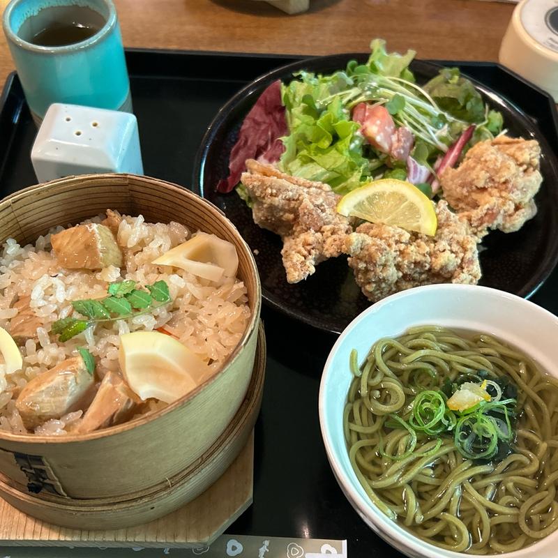 炊き込みチキン定食(レストラン高知 )