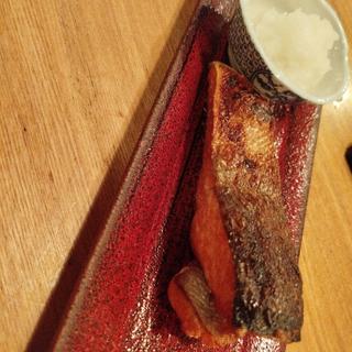 鮭ハラス焼き(夜ノ焼魚 ちょーちょむすび)