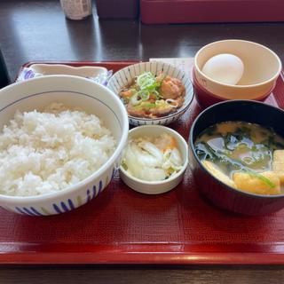 こだわり卵の鶏小鉢朝食