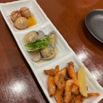三品盛り合わせ 小海老から揚げ アサリのガーリック蒸し うずらの煮卵