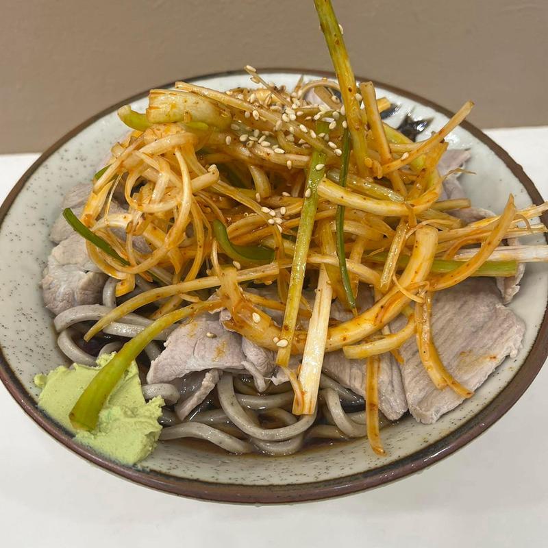 冷やし辛ネギ肉そば(麺処盛盛)