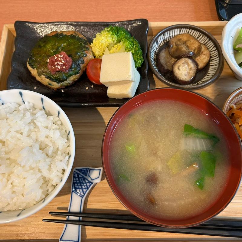 とりつくね(梅しそ)定食(キッチン ユタカ)