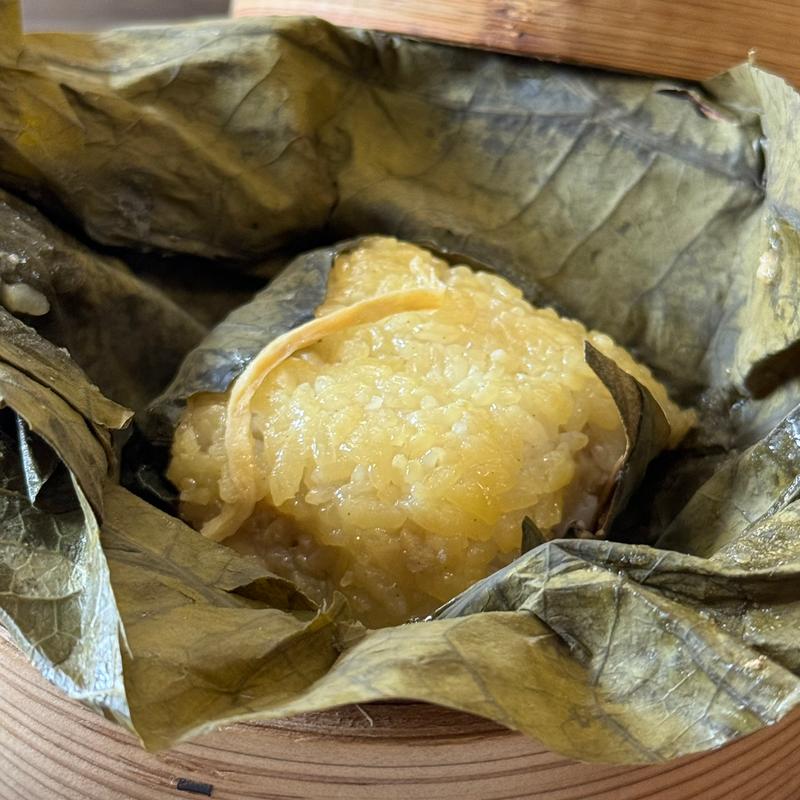 ハスのご飯(シャンデリア飲茶)