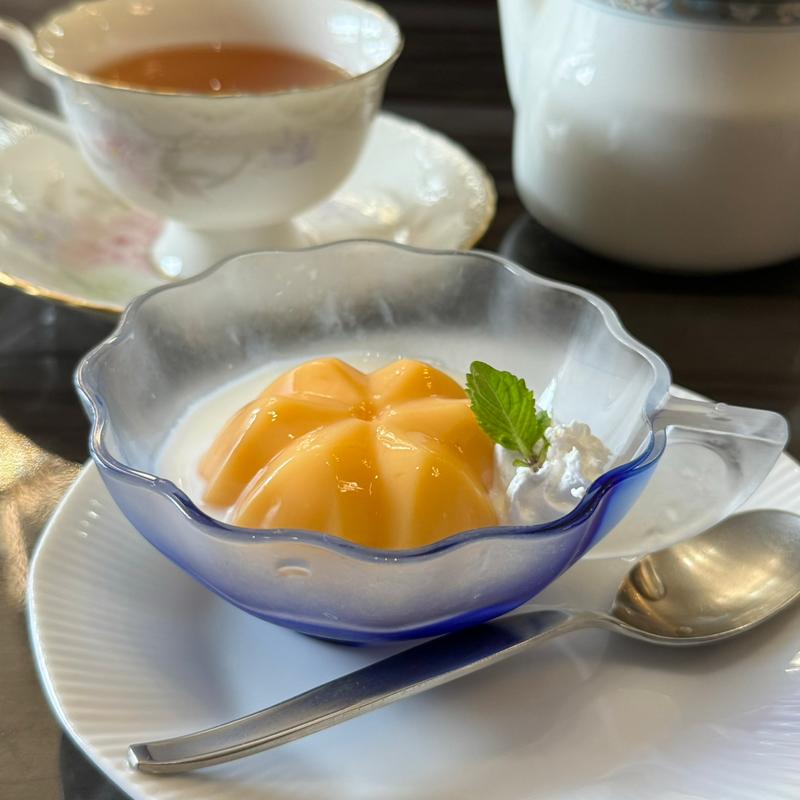 果肉入りマンゴープリン(シャンデリア飲茶)