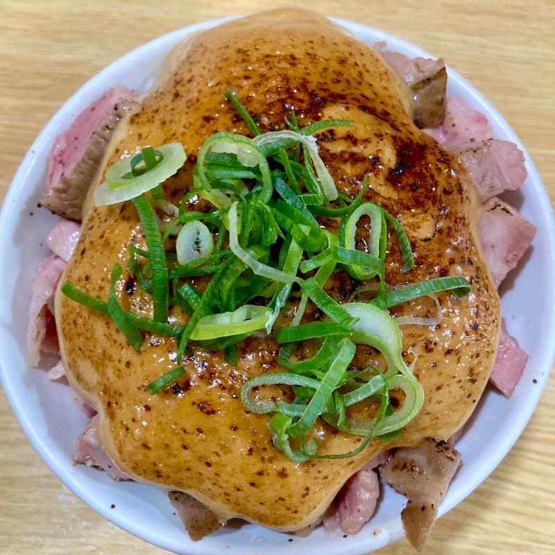 レアチャーシュー丼(ふく流らーめん轍 総本家)