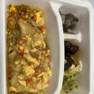 お魚とふわ卵の軽やかカレー仕立て