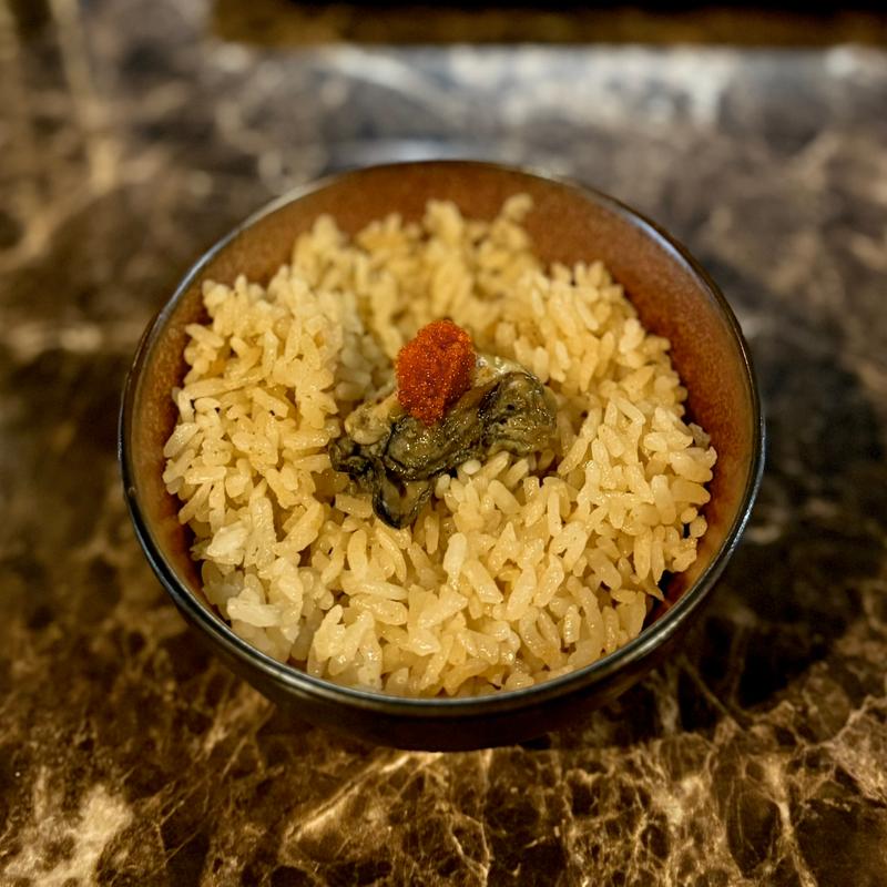 牡蠣ご飯(ただいま変身中)