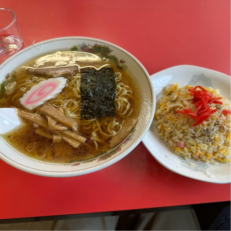 醤油ラーメンと半チャーハン(中華 十八番)