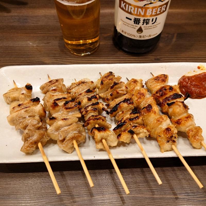 国産豚串:シロ［塩］/2本 辛味噌󠄀付＆国産やきとり串かわ［塩］/2本 辛味噌󠄀付＆ぼんじり［塩］/2本(焼鳥日高 新八柱店)