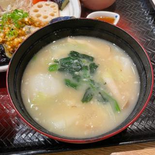 たっぷり野菜の麦みそ汁