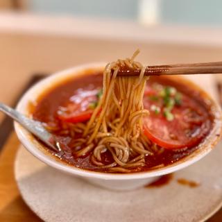 真っ赤なトマト蕎麦(道の駅 足柄・金太郎のふるさと)