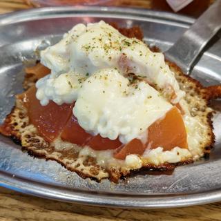 トマトの羽根付きチーズ焼き(太陽ホエール 野毛本店)