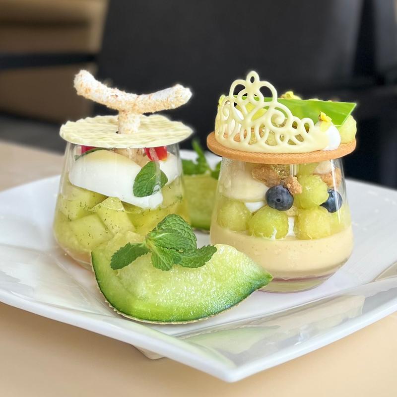 プレミアムメロンツインパフェ(ティーラウンジ「ファウンテン」 ホテル日航大阪)