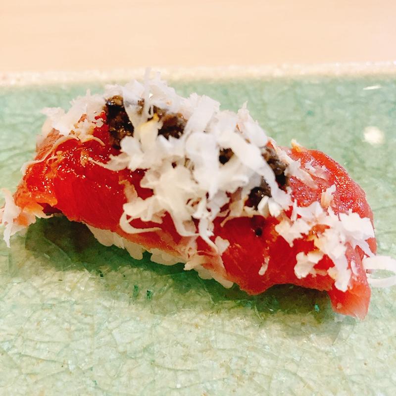 マグロ（おまかせランチコース）(鮨 たくつ)