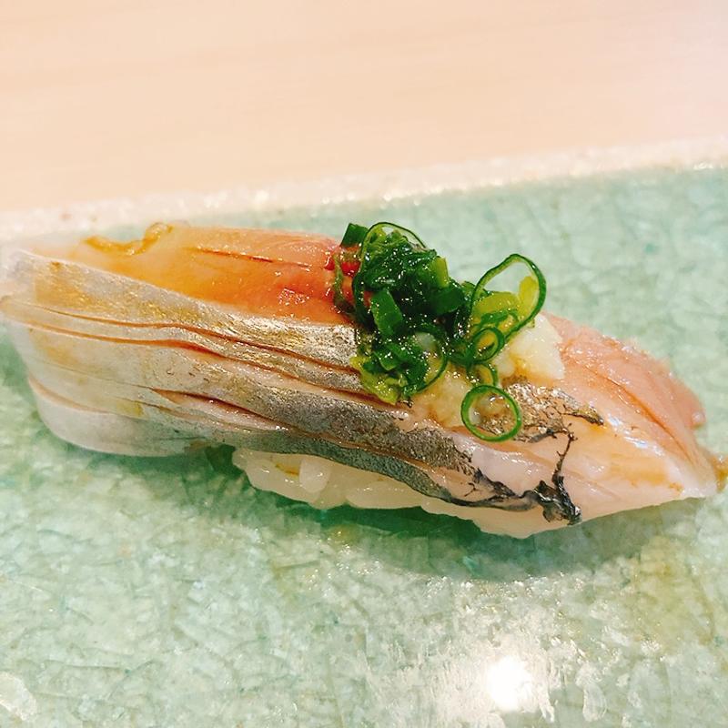 アジ（おまかせランチコース）(鮨 たくつ)