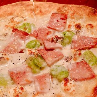 そら豆とパンチェッタ(ボッソ （PIZZERIA E BAR BOSSO）)