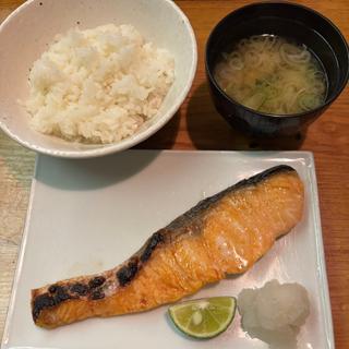 焼き鮭定食
