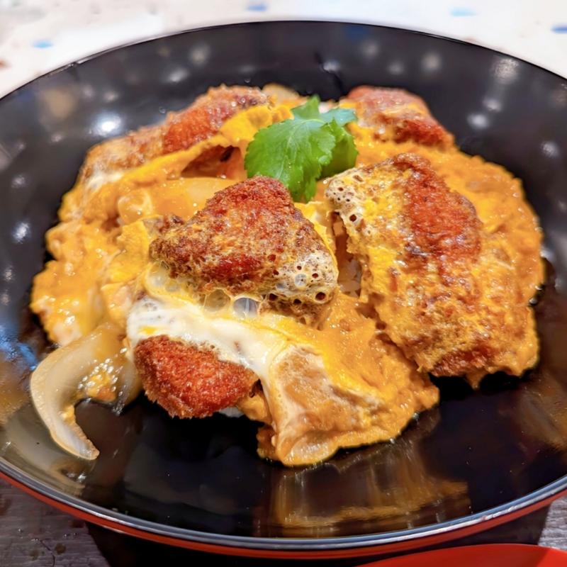 こだわり卵の特選とりかつ丼(鳥さく みのおキューズモール店)