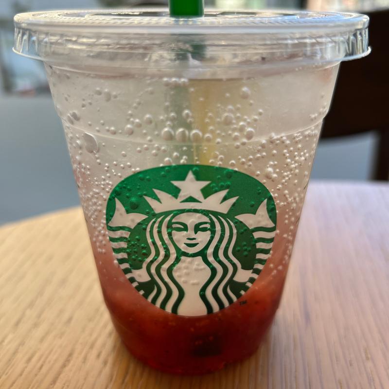 チラックス ソーダ ストロベリー(スターバックス コーヒー 札幌紀伊國屋書店)