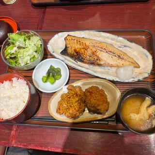 鯖の西京焼きと唐揚げ定食