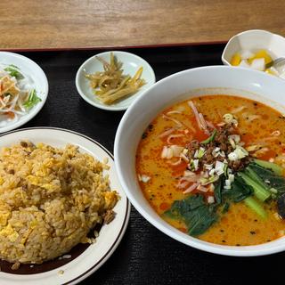 刀削担々麺と台湾チャーハンセット(中国料理　八仙閣 )