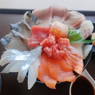 海鮮丼(箕島漁協直営 新鮮市場 浜のうたせ)