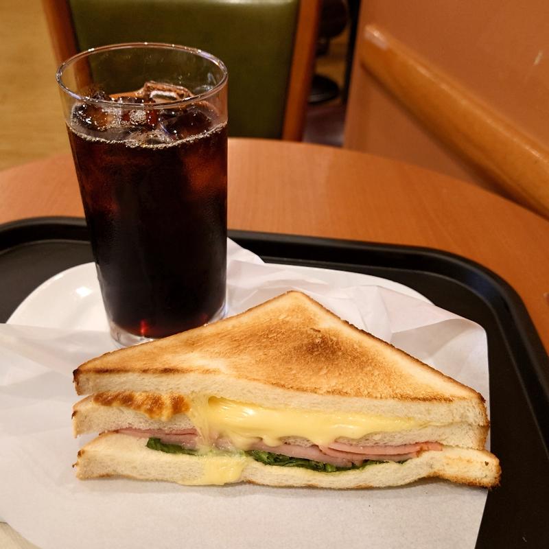 モーニングC
トーストサンド　とろ～りチーズ＆ハム　～モッツァレラチーズ～(カフェ・ベローチェ 八柱駅第2ﾋﾞﾙ店 )