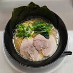 濃厚醤油らぁ麺(らぁ麺 団欒)