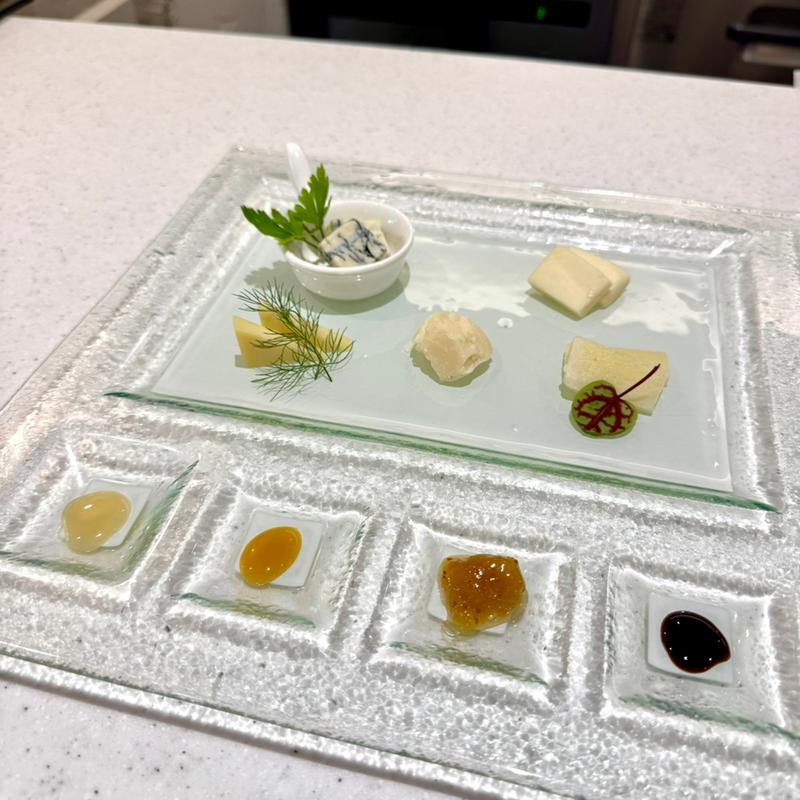 チーズ盛り合わせミデアム(PASTA+（パスタピュ Pasta Più ）)