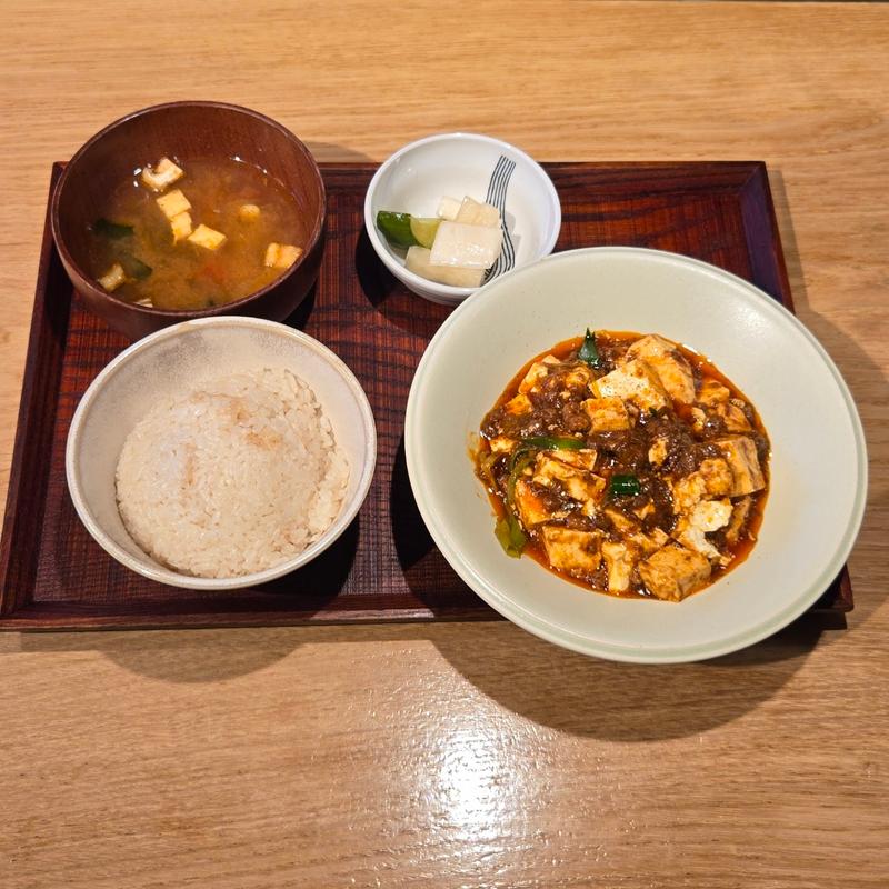 麻婆豆腐(茶めし・副菜・スープ付)(idematsu)
