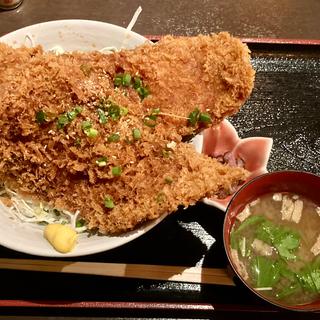 わらじとんかつ丼