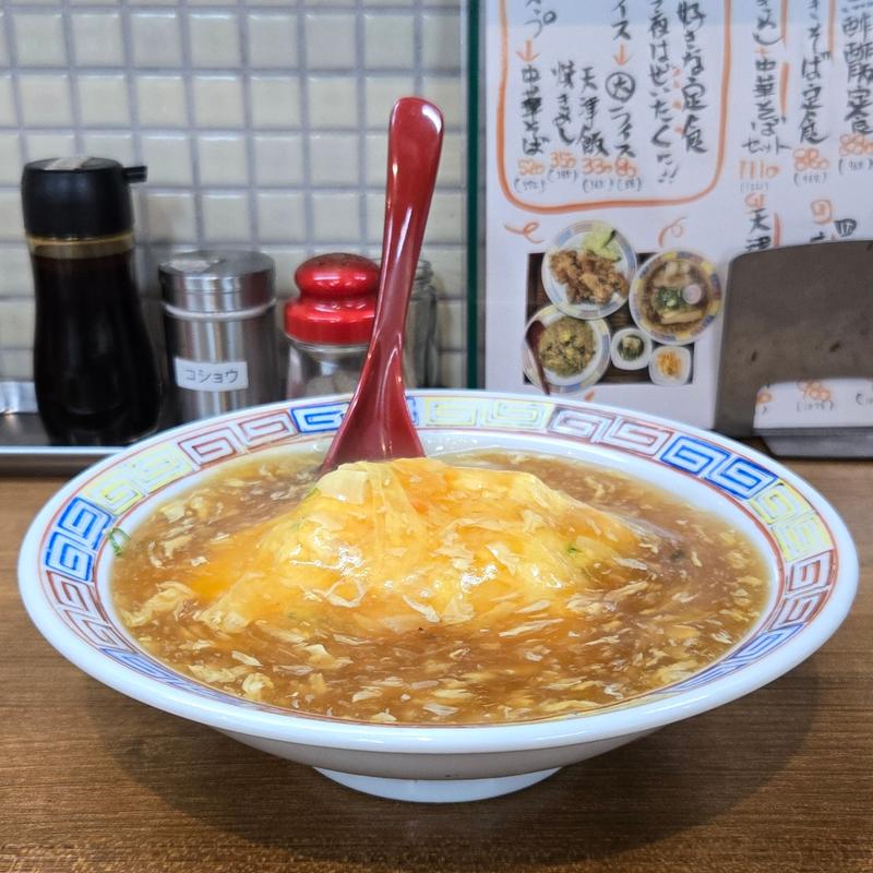天津飯(大衆中華と餃子専門 まるい飯店)