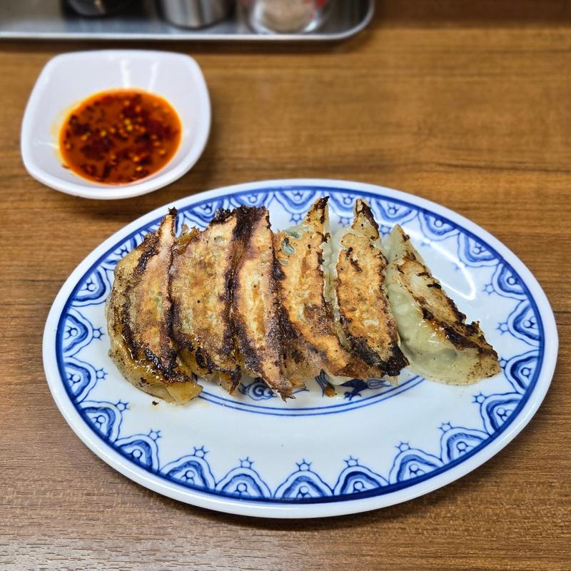 餃子(大衆中華と餃子専門 まるい飯店)