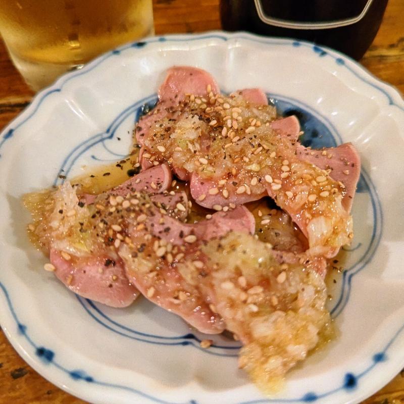 タン刺し(もつ焼きごえん 野毛店)