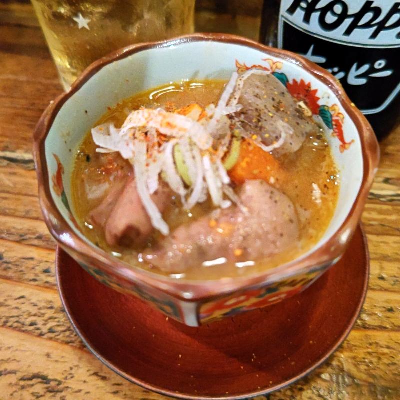 もつ煮込み(もつ焼きごえん 野毛店)