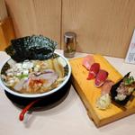 すごい煮干しラーメン(醤油)＋赤酢握り5貫(すごい煮干ラーメン野毛 すし 釣りきん)