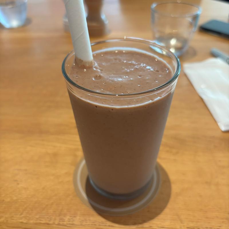 ビルズロウ、バナナ、デーツ、カカオ、オーツミルク(bills 表参道)