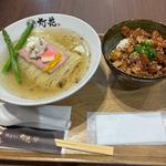 真鯛とはまぐり出汁の塩らぁ麺(鯛塩そば灯花 イオンモール岡崎店)
