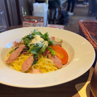 珈琲店の具だくさんパスタ