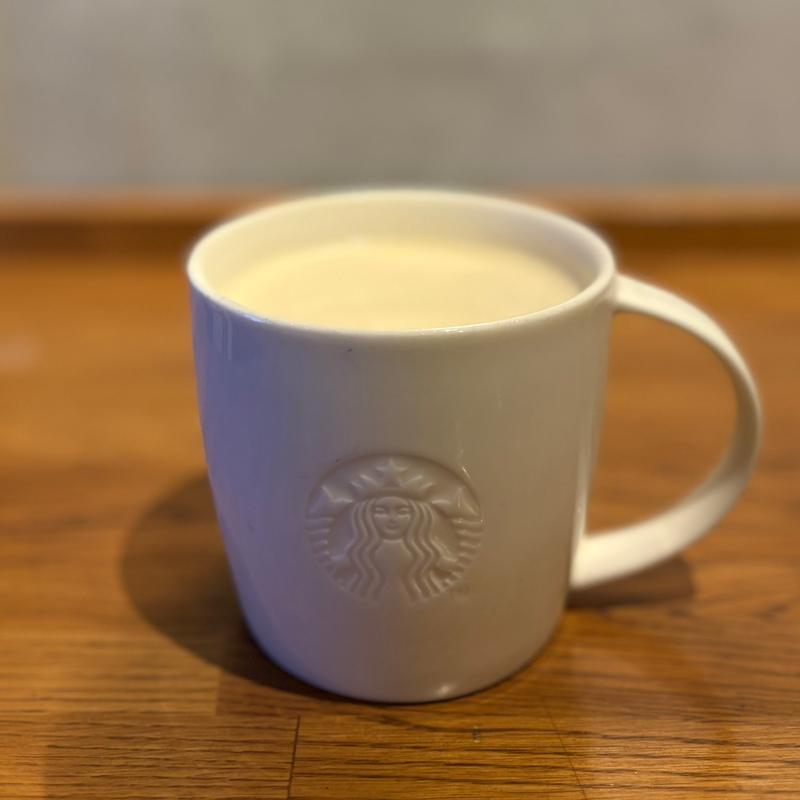 アーモンドミルクラテ(スターバックスコーヒー 京橋エドグラン店)