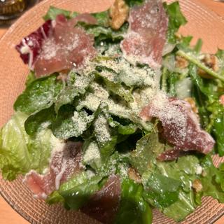 霧島黒豚生ハムとルッコラのサラダ(YEBISU BAR)