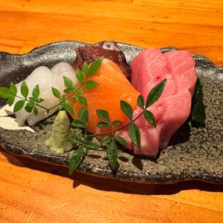 刺身盛り合わせ（小）(創作食堂小ＨＡＮＡ)