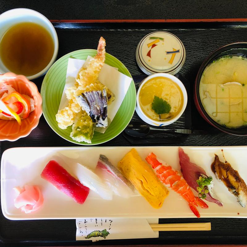 昼の寿司定食(万のせ )