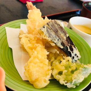 天ぷら盛り合わせ_昼の寿司定食(万のせ )