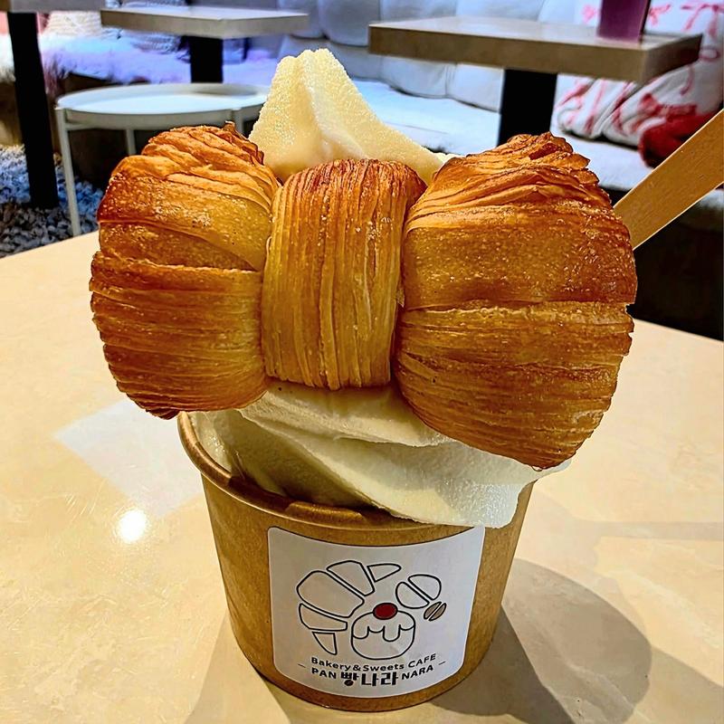 リボンクロワッサンソフトクリーム(PANNARA（パンナラ）)