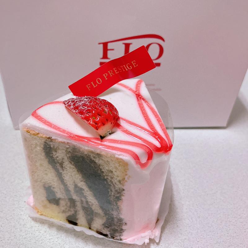 苺とショコラのマーブルシフォンケーキ(フロプレステージュ 所沢グランエミオ店)